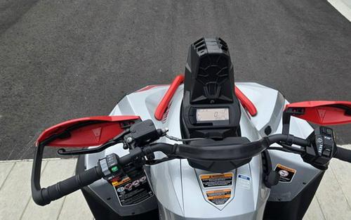 2026 Can-Am Renegade X Mr 1000 R Hyper Silver & Legion Red