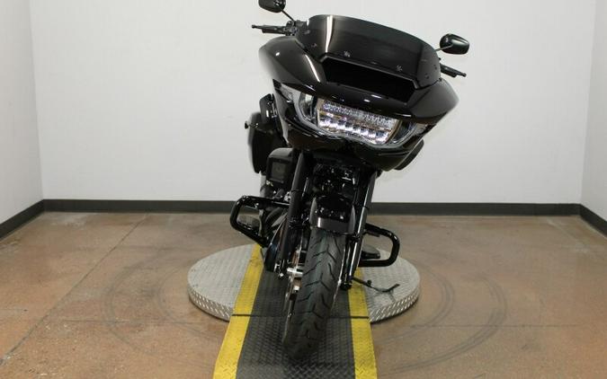 Harley-Davidson Road Glide® 2024 FLTRX 84472669 VIVID BLACK