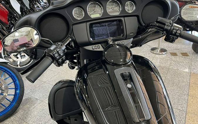 2025 Harley-Davidson FLHTCUTG - Tri Glide Ultra