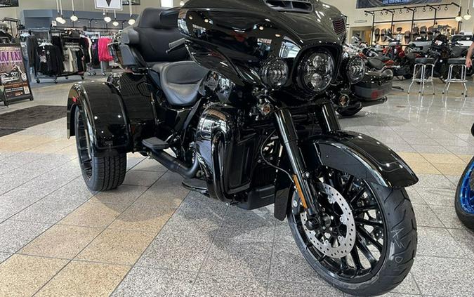 2025 Harley-Davidson FLHTCUTG - Tri Glide Ultra