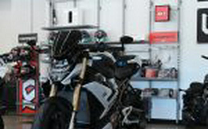 2022 BMW S1000R