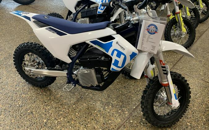 2024 Husqvarna Motorcycles EE 3