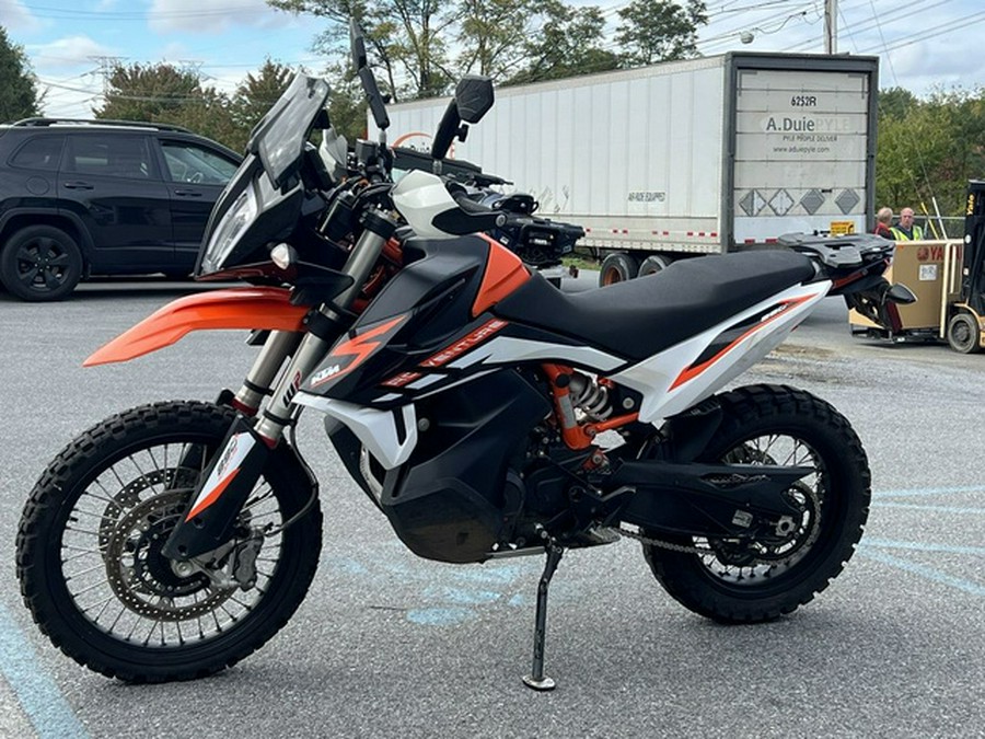 2022 KTM Adventure 890 R