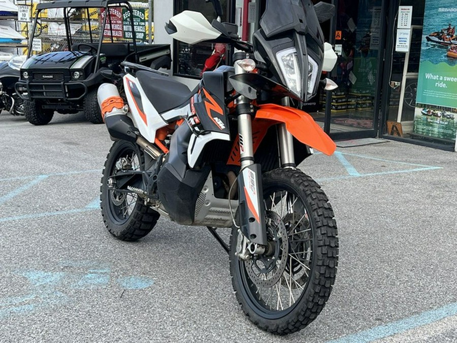 2022 KTM Adventure 890 R