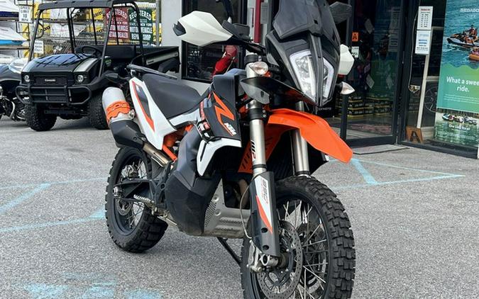 2022 KTM Adventure 890 R