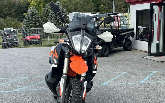 2022 KTM Adventure 890 R