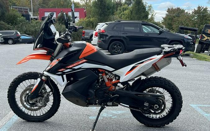 2022 KTM Adventure 890 R
