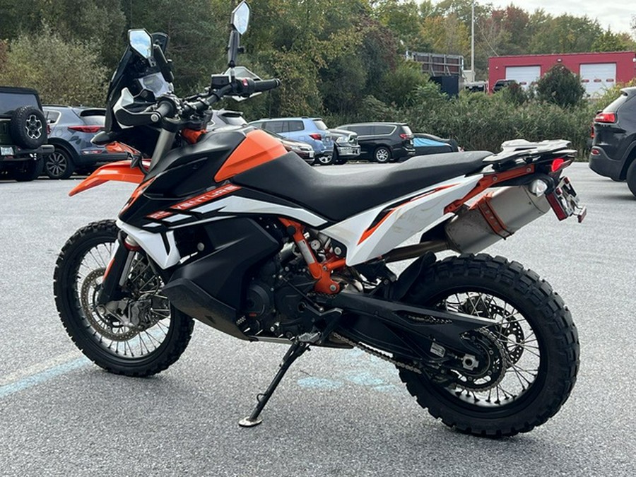 2022 KTM Adventure 890 R