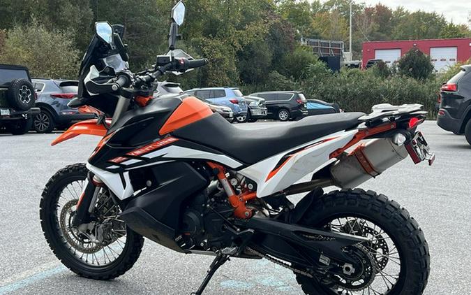 2022 KTM Adventure 890 R