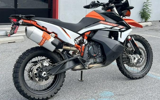 2022 KTM Adventure 890 R