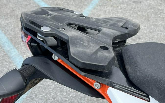 2022 KTM Adventure 890 R