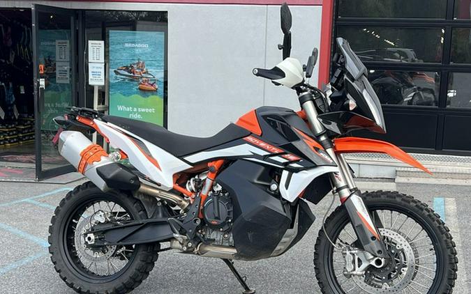2022 KTM Adventure 890 R