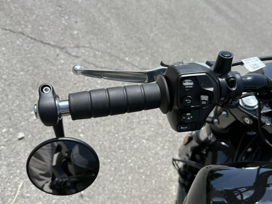 2025 Indian Motorcycle® Scout® Bobber Limited +Tech Black Metallic