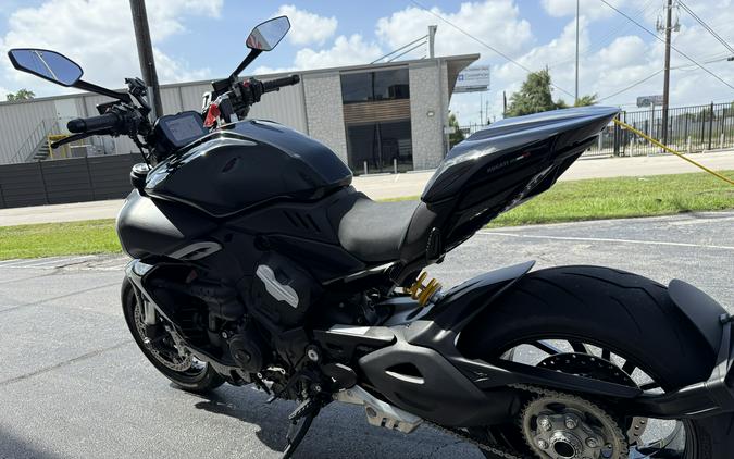 2023 Ducati Diavel V4 Thrilling Black - 01788C