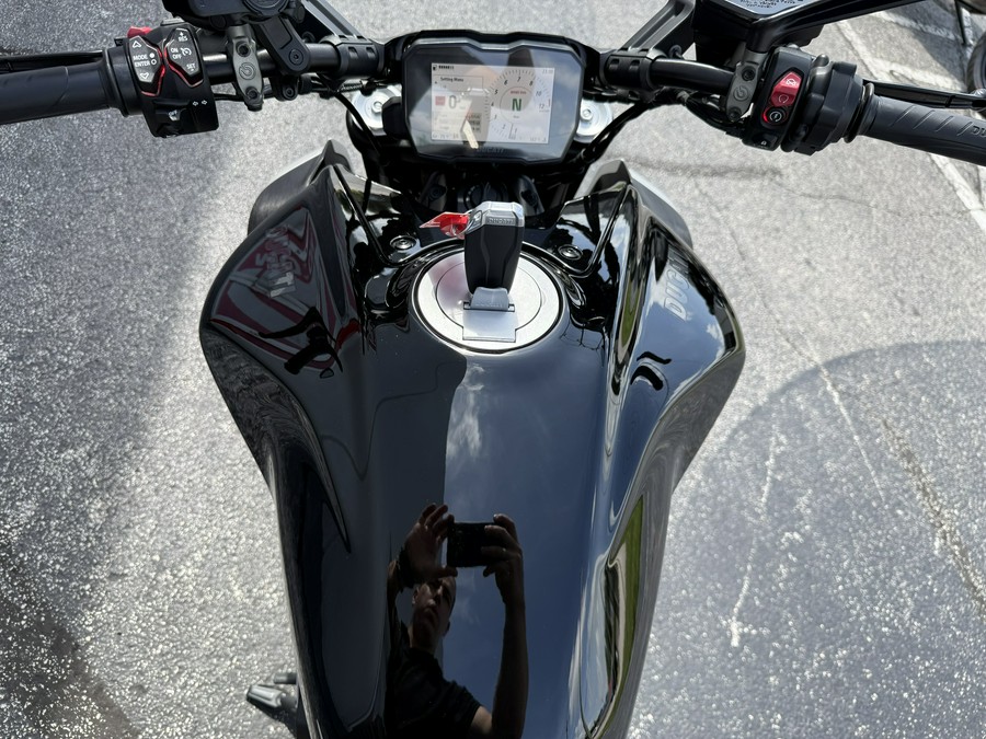 2023 Ducati Diavel V4 Thrilling Black - 01788C