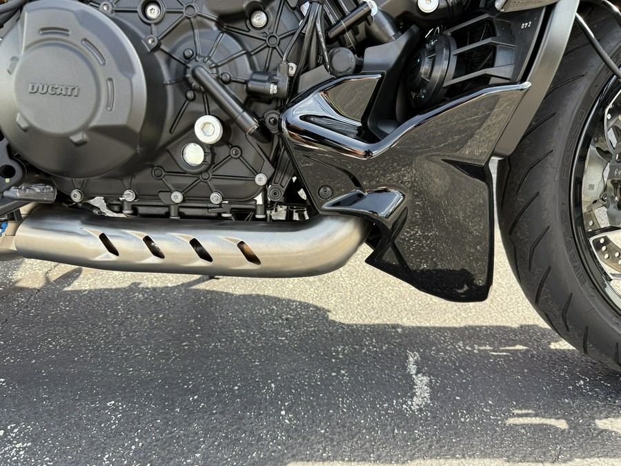 2023 Ducati Diavel V4 Thrilling Black - 01788C