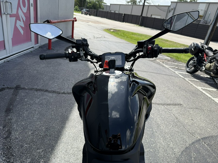 2023 Ducati Diavel V4 Thrilling Black - 01788C