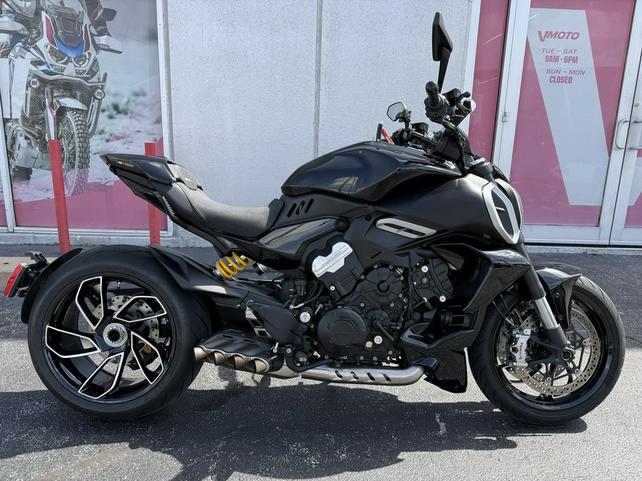 2023 Ducati Diavel V4 Thrilling Black - 01788C