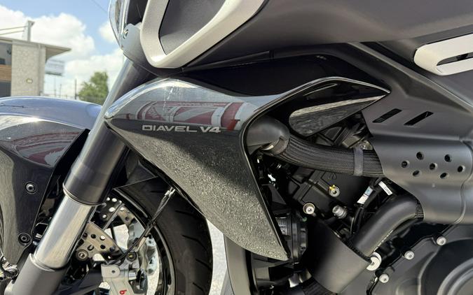 2023 Ducati Diavel V4 Thrilling Black - 01788C