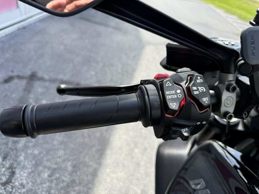 2023 Ducati Diavel V4 Thrilling Black - 01788C