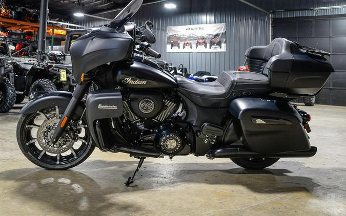 2023 Indian Motorcycle® Roadmaster® Dark Horse® Black Smoke