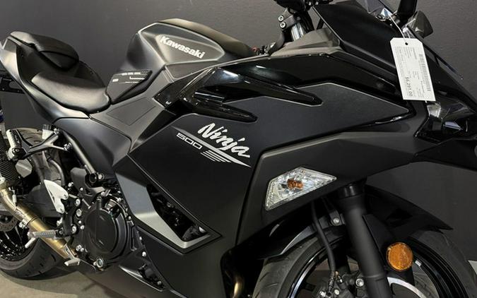 2026 Kawasaki Ninja 500 Metallic Flat Spark Black