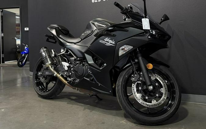 2026 Kawasaki Ninja 500 Metallic Flat Spark Black