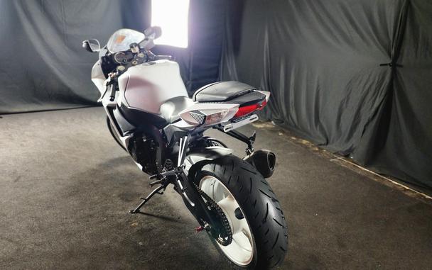 2019 SUZUKI GSX-R600 - F100433