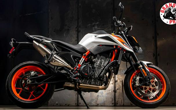 2021 KTM 890 Duke R