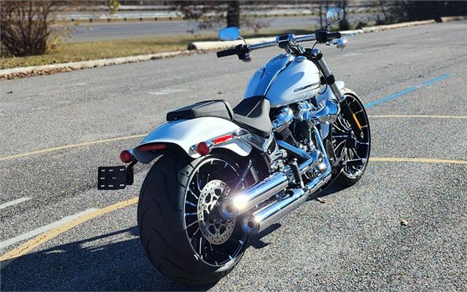 2024 Harley-Davidson Breakout