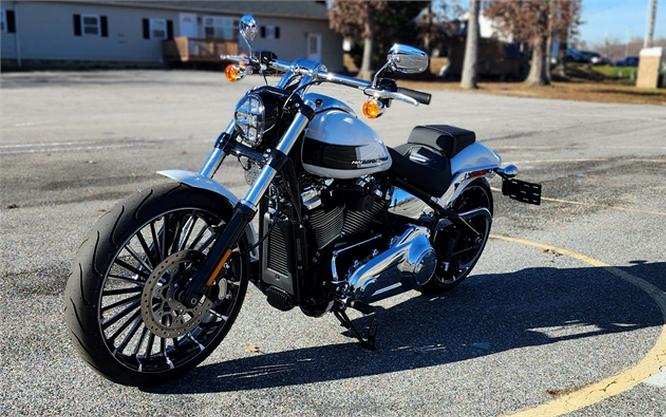 2024 Harley-Davidson Breakout