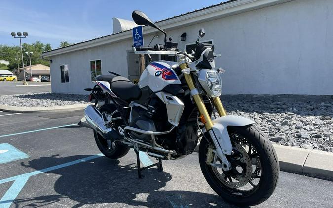 2020 BMW R 1250 R Light White/Lupin Blue Met/Racing Red