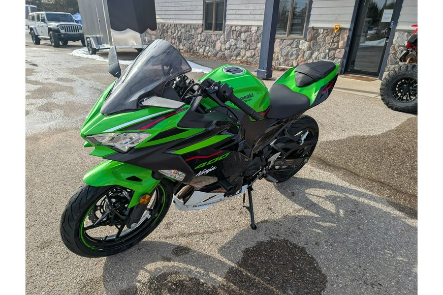 2022 Kawasaki Ninja 400 ABS KRT Edition