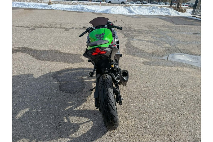 2022 Kawasaki Ninja 400 ABS KRT Edition