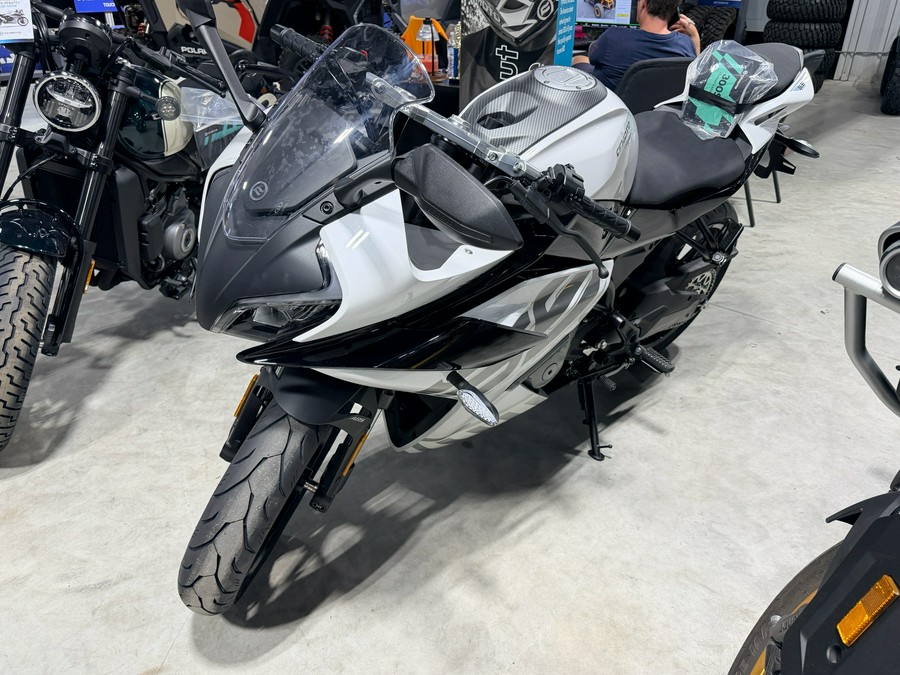 2026 CFMOTO SS 300