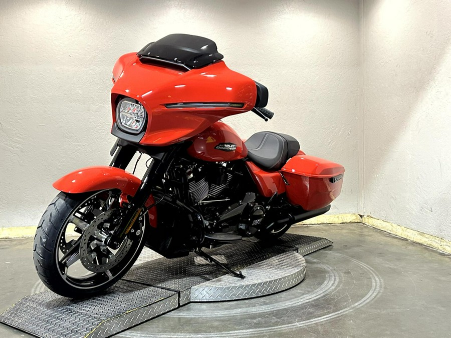 2026 Harley-Davidson® Street Glide® Blood Orange Black Trim