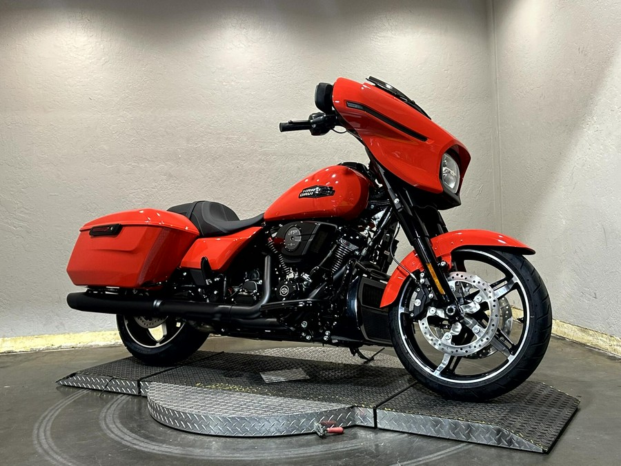 2026 Harley-Davidson® Street Glide® Blood Orange Black Trim