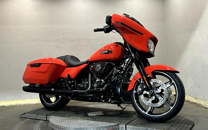 2026 Harley-Davidson® Street Glide® Blood Orange Black Trim