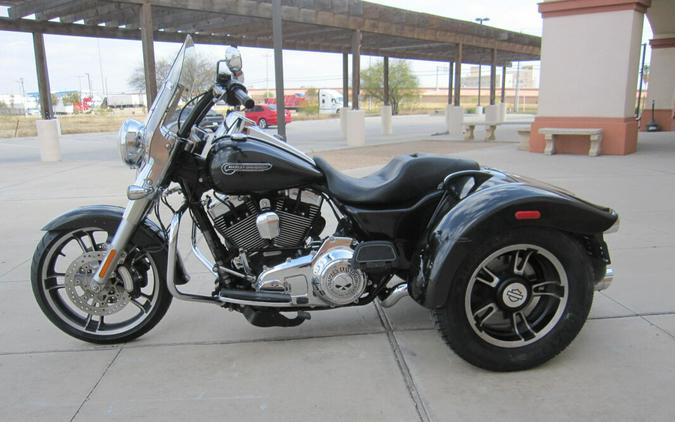 2016 Harley-Davidson Freewheeler BLACK QUARTZ