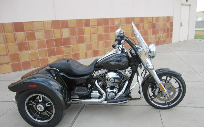 2016 Harley-Davidson Freewheeler BLACK QUARTZ