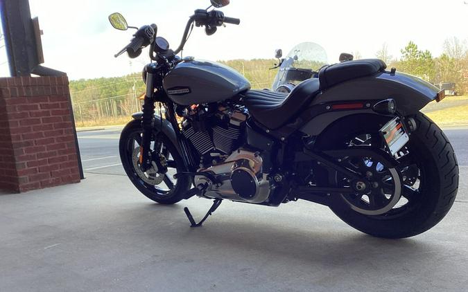 2026 Harley-Davidson® Street Bob® Dark Billiard Gray Chrome Cast Wheels