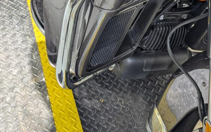 2023 Harley-Davidson® Tri Glide® Ultra Gray Haze/Silver Fortune