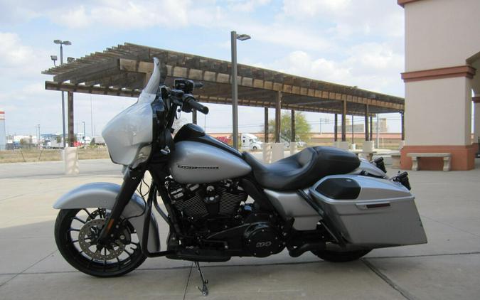 2019 Harley-Davidson Street Glide Special Barracuda Silver