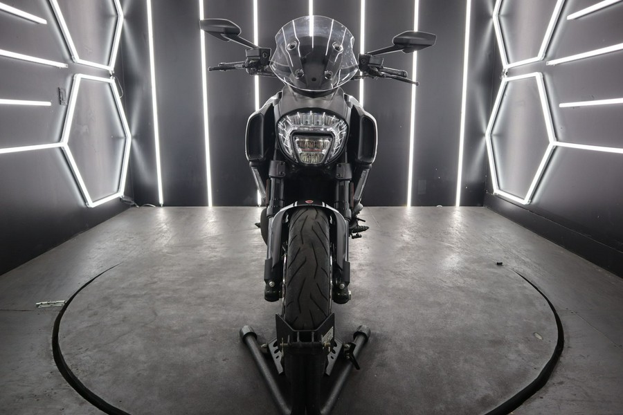 2015 Ducati Diavel Carbon