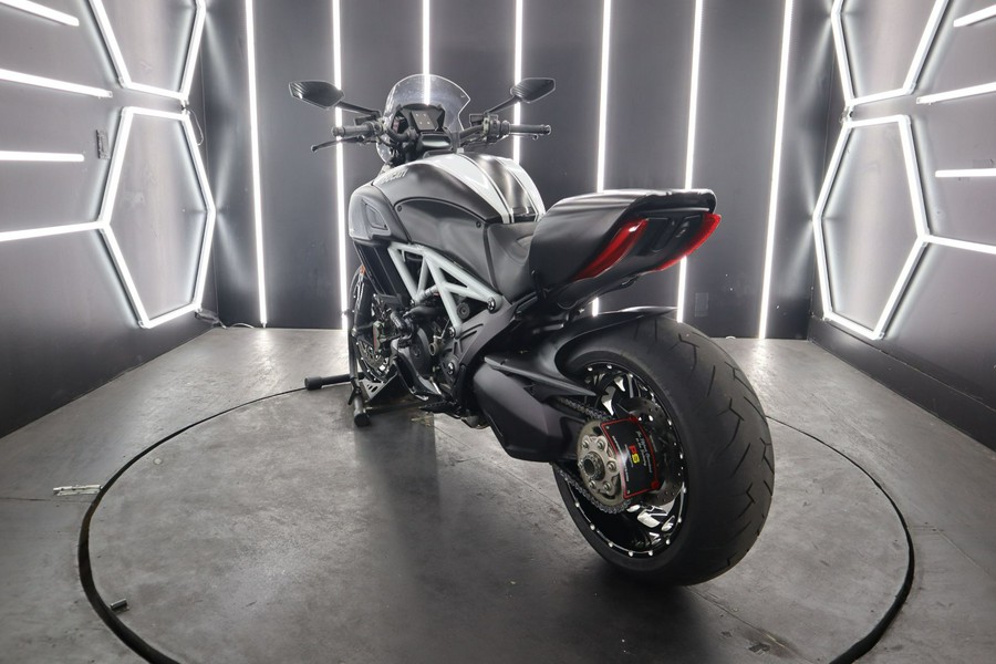 2015 Ducati Diavel Carbon