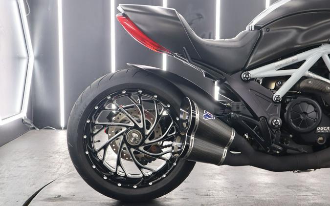 2015 Ducati Diavel Carbon