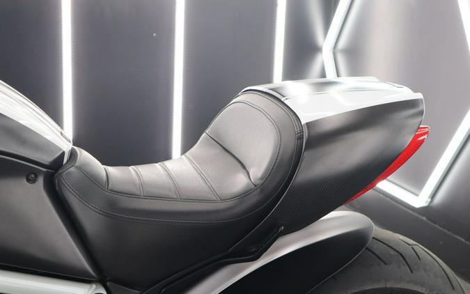 2015 Ducati Diavel Carbon