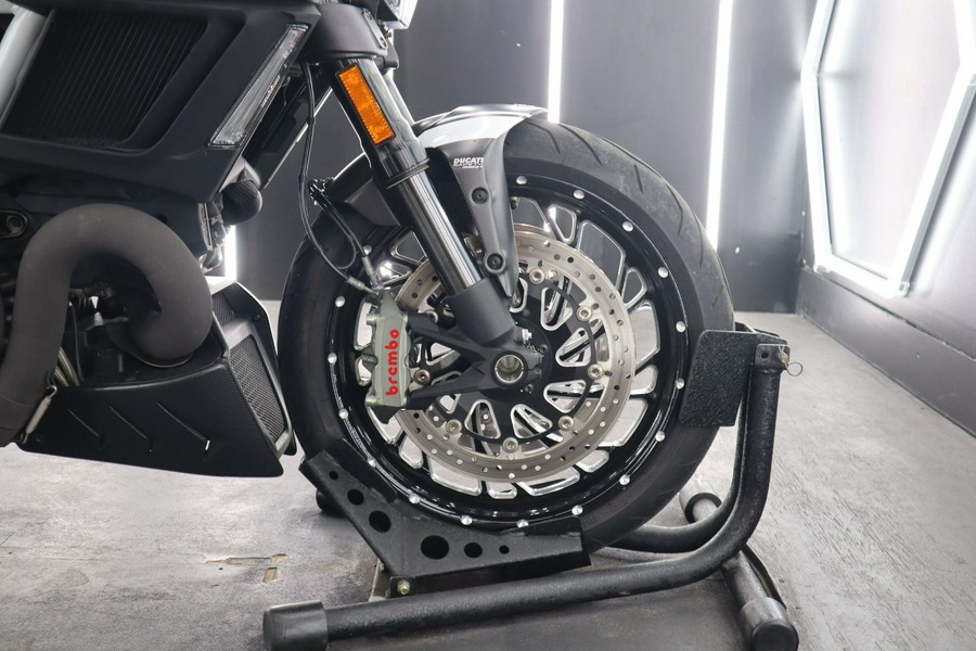 2015 Ducati Diavel Carbon