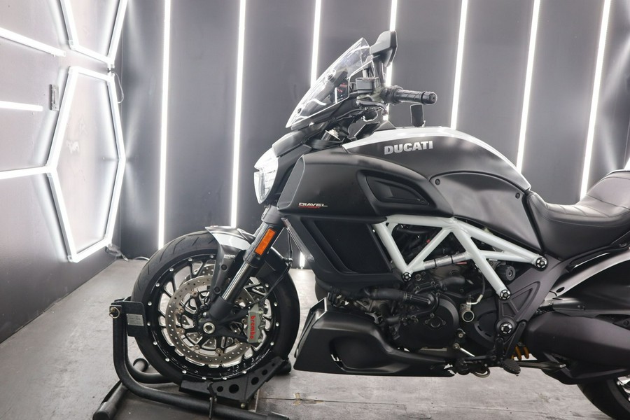 2015 Ducati Diavel Carbon