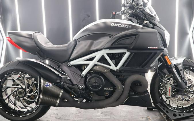 2015 Ducati Diavel Carbon